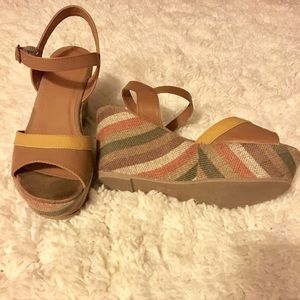 Multi stripe platform sandal
